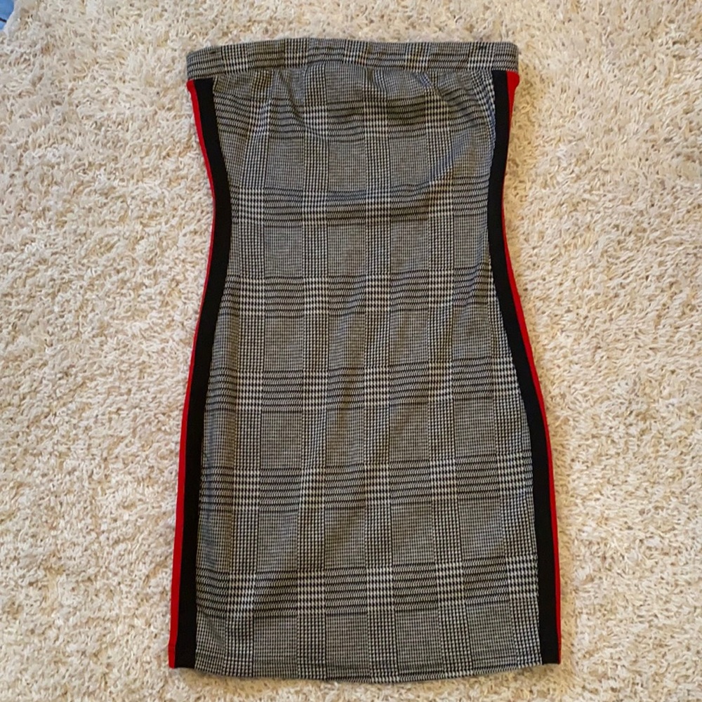 Cute strapless dress